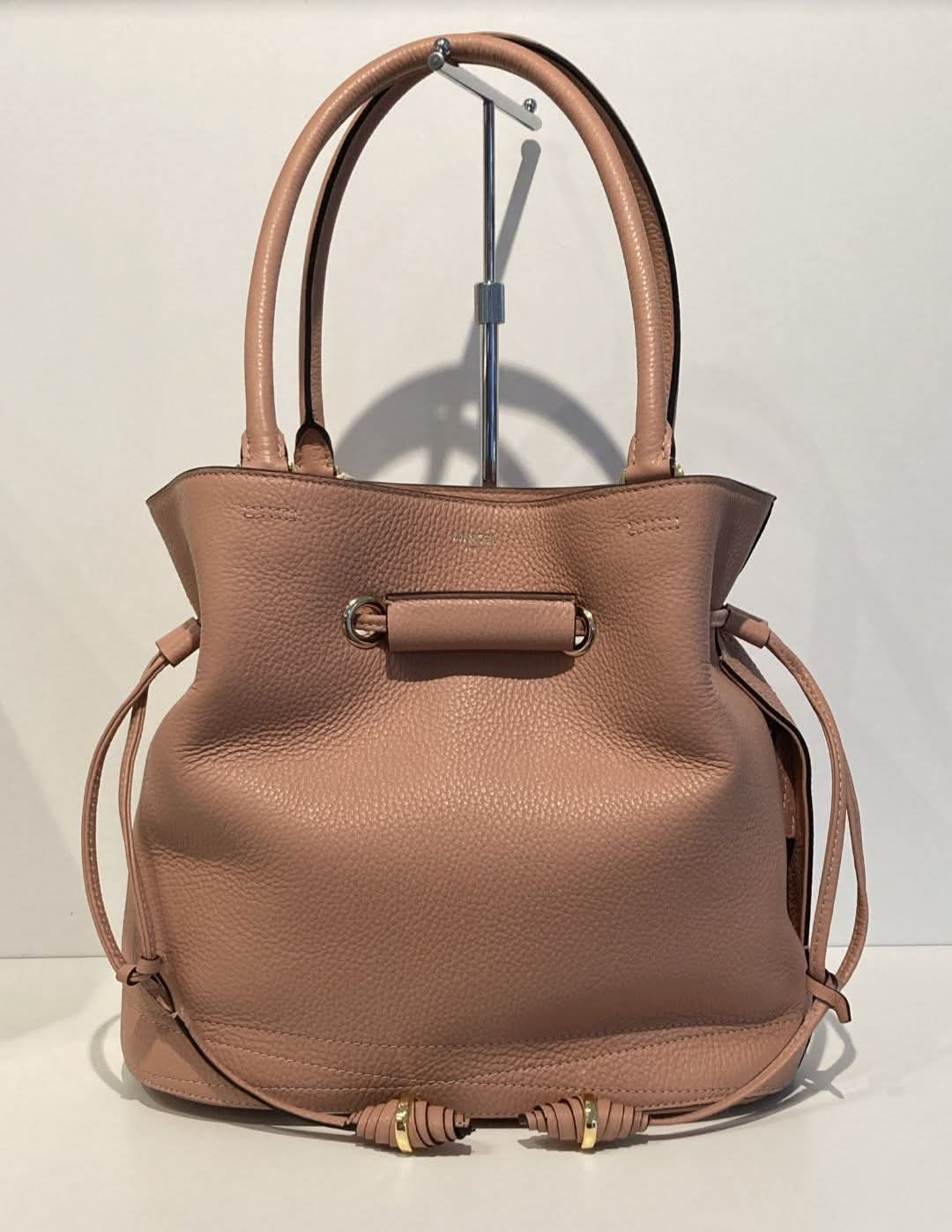 https://accessoiresmodes.com//storage/photos/360/LANCEL/FB_IMG_1753870695759.jpg