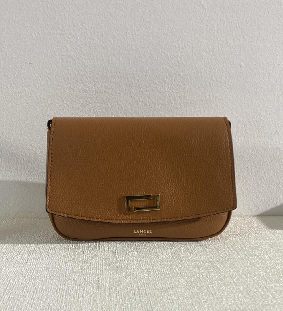 https://accessoiresmodes.com//storage/photos/360/LANCEL/LOLA.jpeg
