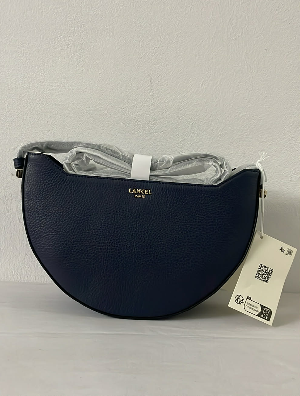 https://accessoiresmodes.com//storage/photos/360/LANCEL/received_1272016825024999.jpeg